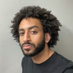 Meet your Posher, Devin